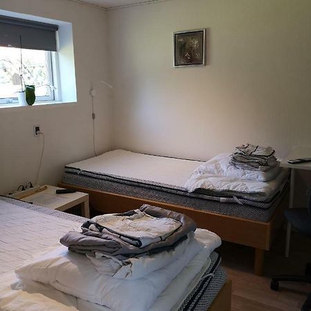 Commuter Room For One Or Two People Munkebo المظهر الخارجي الصورة