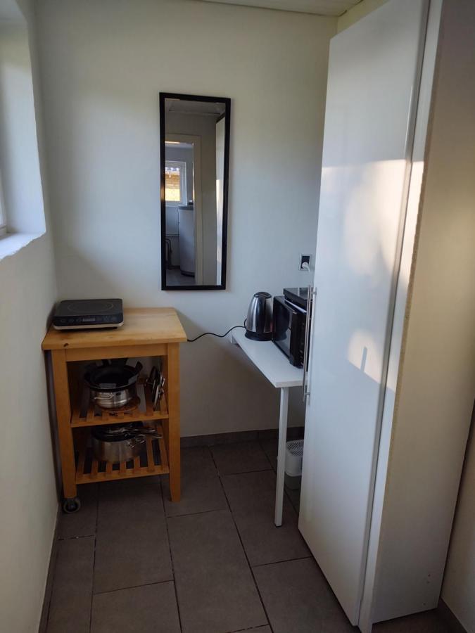 Commuter Room For One Or Two People Munkebo المظهر الخارجي الصورة