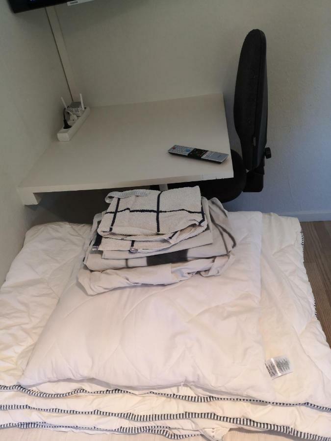 Commuter Room For One Or Two People Munkebo المظهر الخارجي الصورة